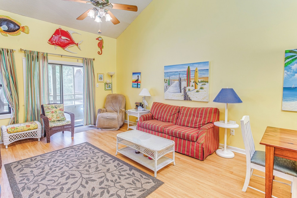 < 1/2 Mi to the Sand! Myrtle Beach Family Condo
