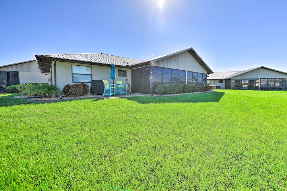 Grill, Lanai & Pool Access: Charming Sebring Villa view 5
