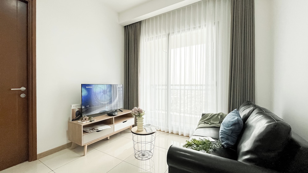 1Br Near Summarecon Mall At M-Town Signature Apartment
