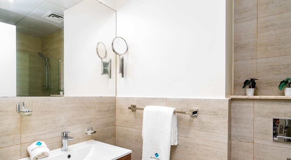 Abu Dhabi Vacations - Elegant Studio in Oasis - 4 - Property Image 8
