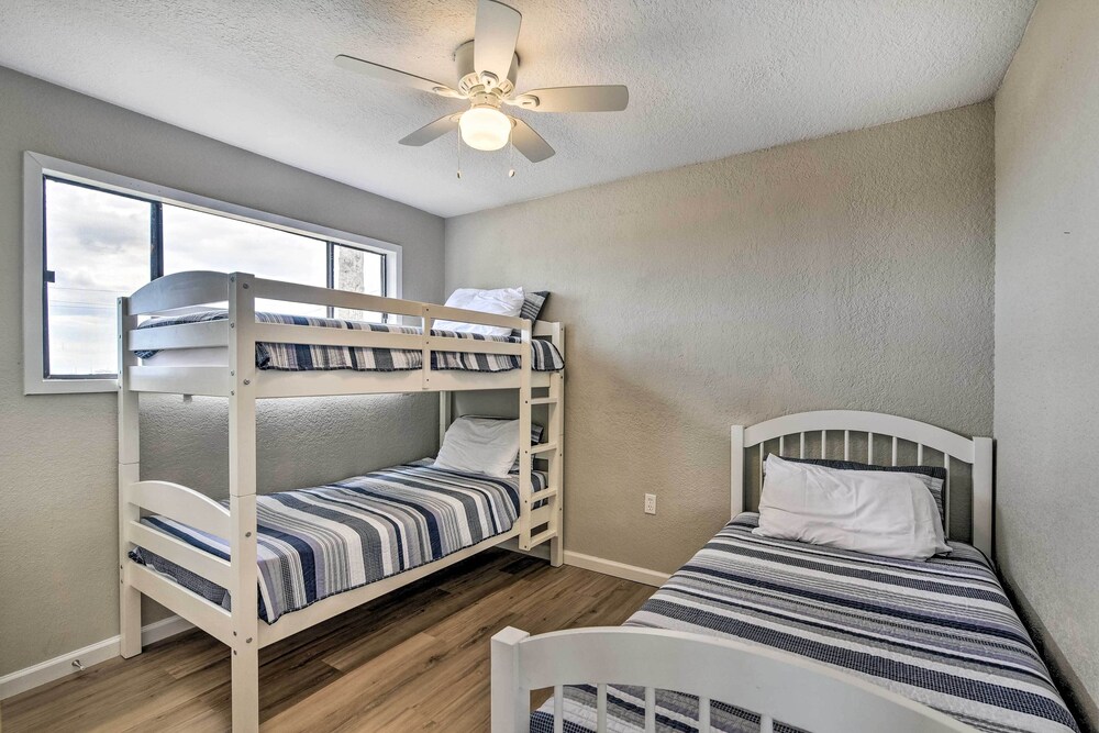 Freeport Home w/ Deck & Grill, Near Boat Ramp