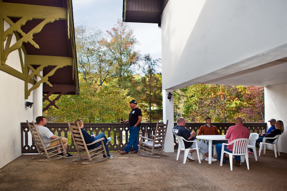 Helendorf River Inn, Suites & Conference Center
