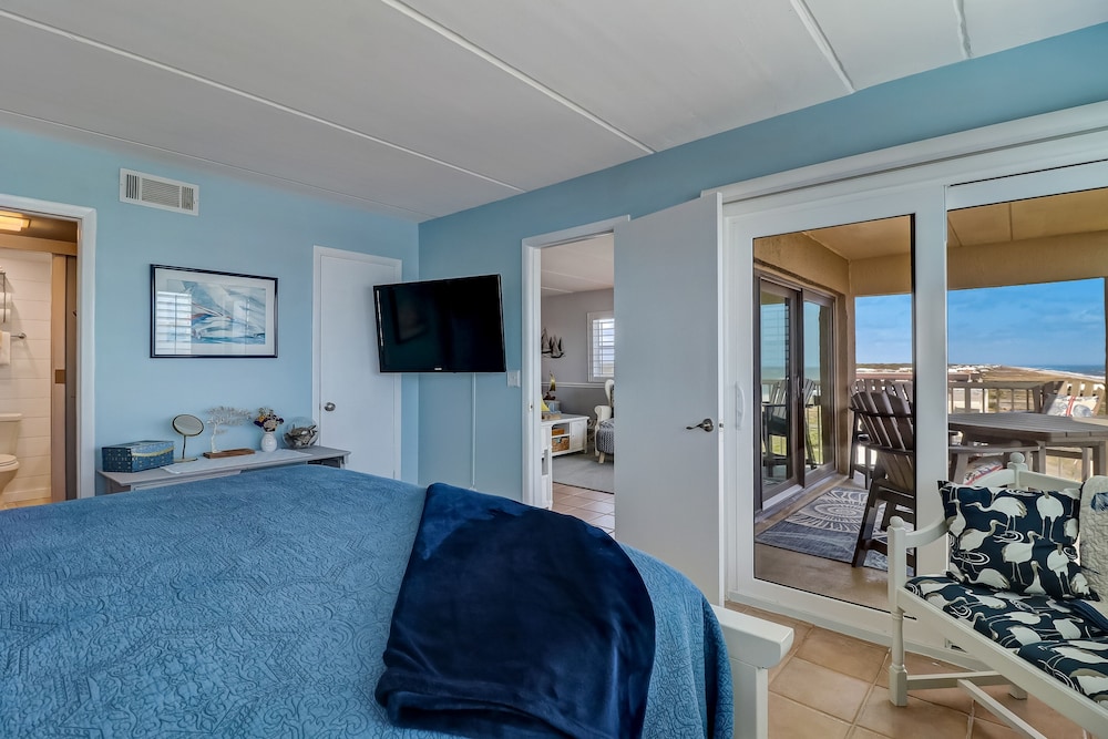 Fernandina Beach Vacations - Beach Condo Miles-long Views Sand and Sea, Access to Private Fishing Pier by RedAwning - Property Image 21