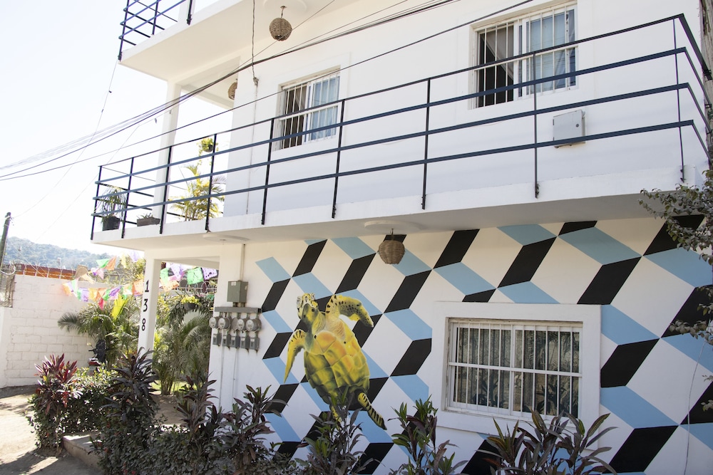 Hotel Sayulita Kart Inn - Image 1