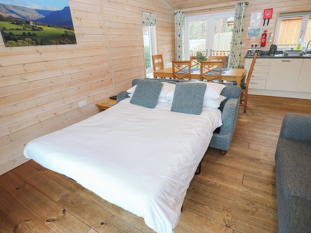 Dovestone Luxury Lodges - Pets Welcome