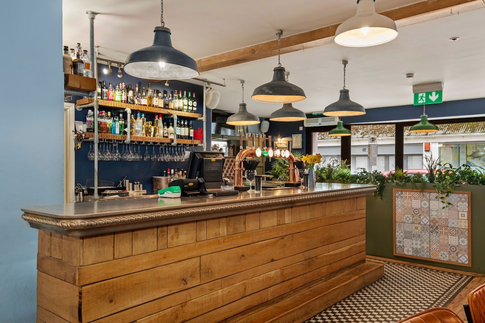 Billycan Penthouse - Tenby Town Centre