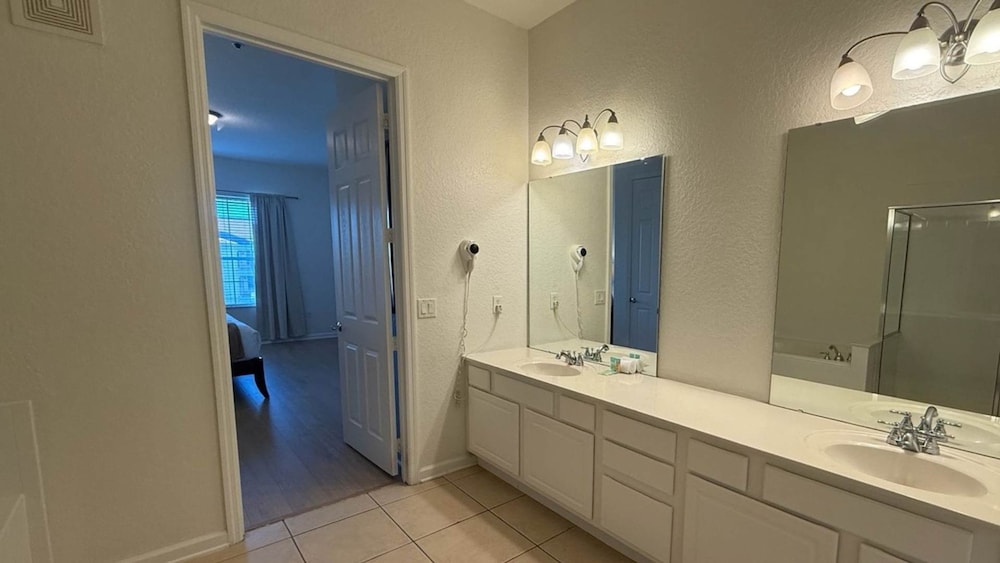 Upstay Newly Renovated Condo Near Epic Universe