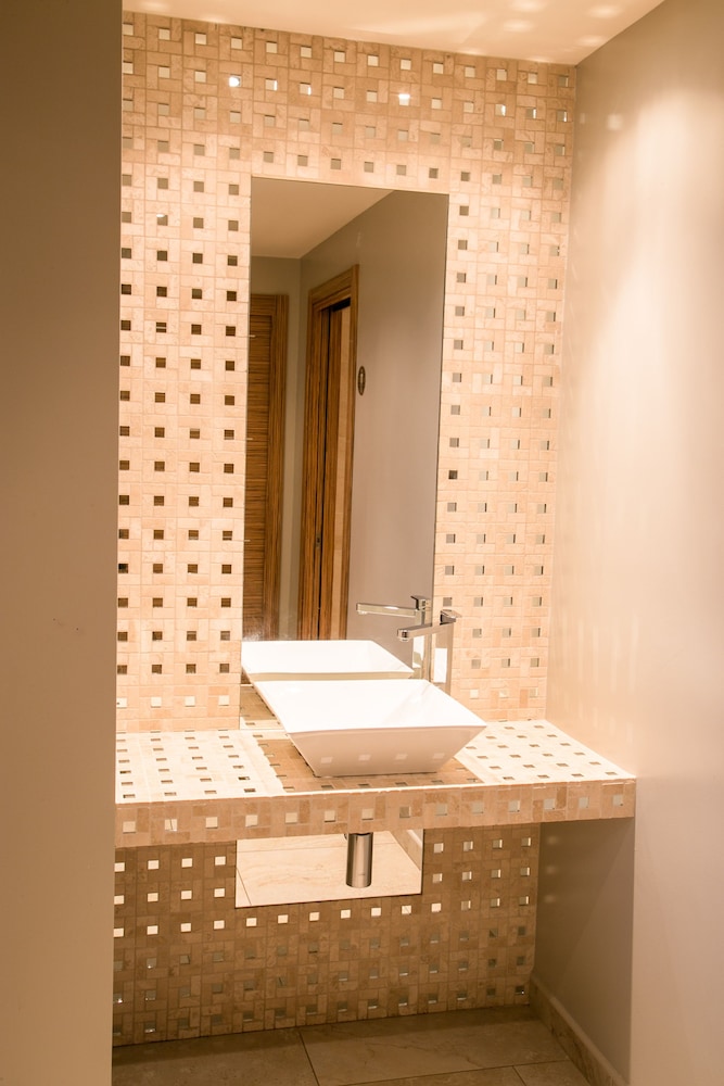 Hotel Restaurante Quintanares - Property Image 40