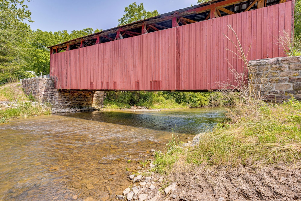 Honey Bee Farm On-site: Susquehanna Valley Apt!