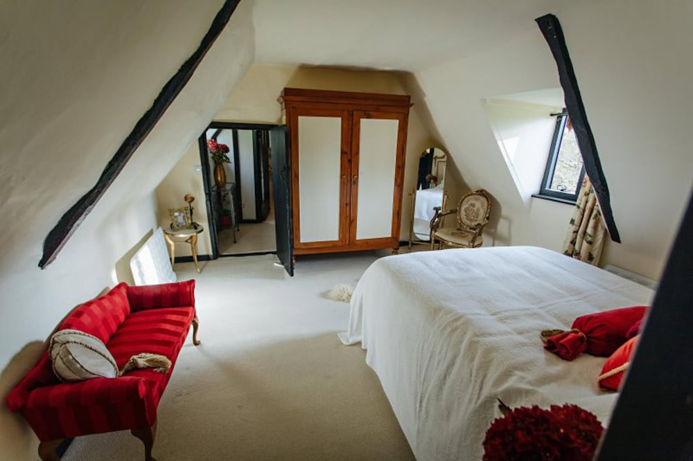 Breathtaking Elizabethan Manor House view 2