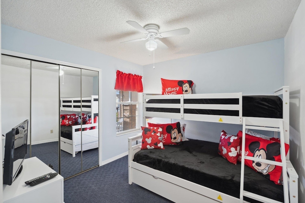 Sweetwater Club 3 Bedroom Condo 7 miles to Disney 3 Condo