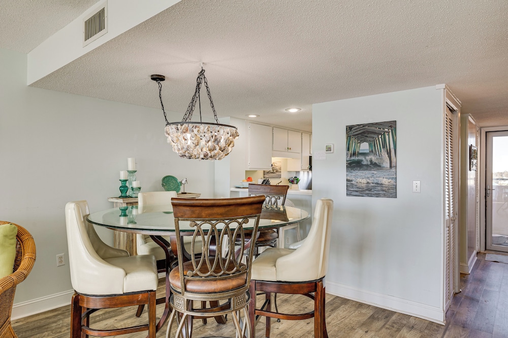 Walk to Beach: Emerald Isle Condo w/ Ocean View!