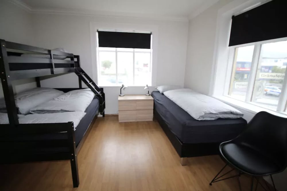 Steinaskjól Guesthouse