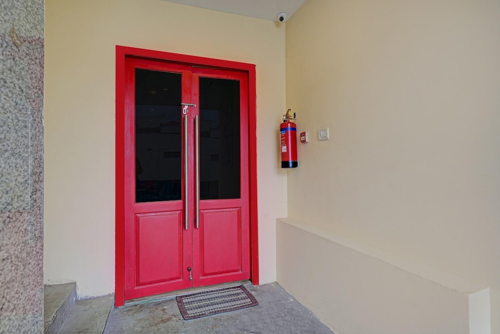 Spacious Comfort Stays at Ramamurthy Nagar
