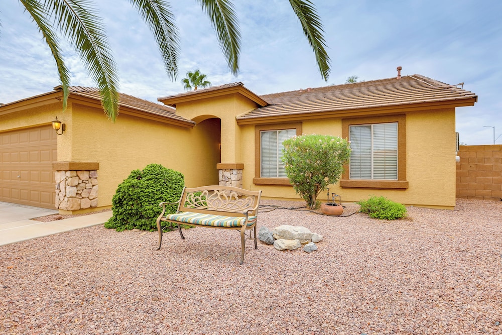 Spacious & Fenced Yard: Relaxing Home in Surprise
