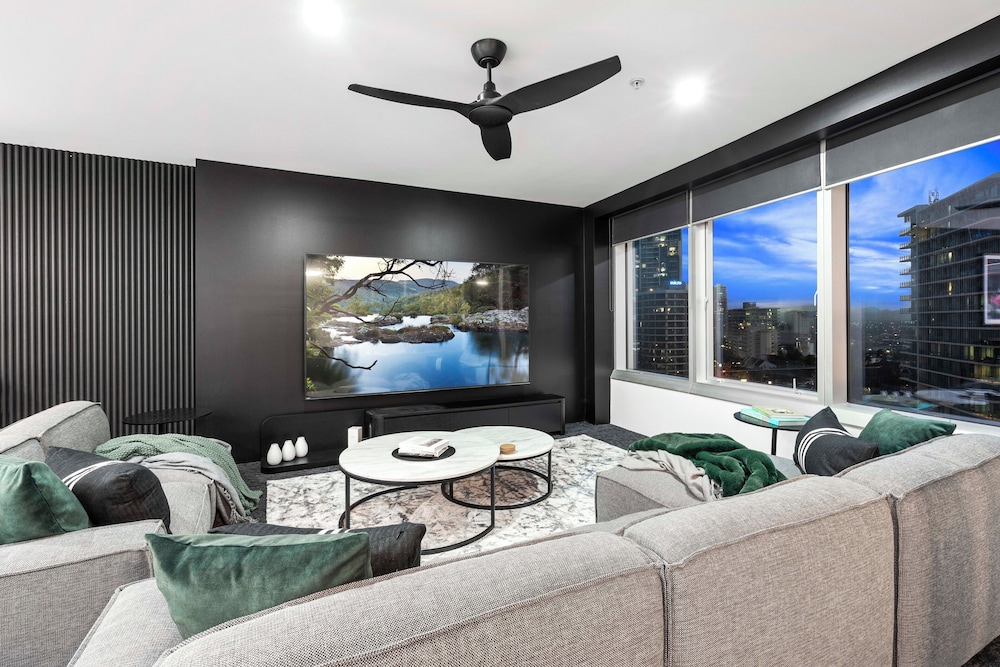 Private Q Tower Apartments - Wow Stay