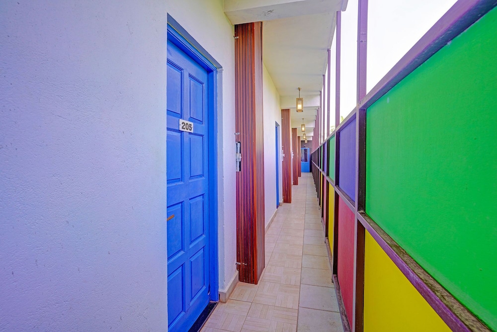 Fabhotel Padma