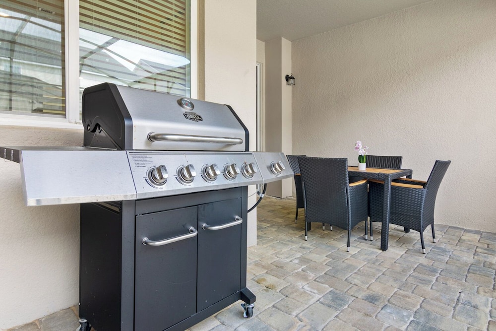 Orlando Adventure Awaits 4BR Townhouse