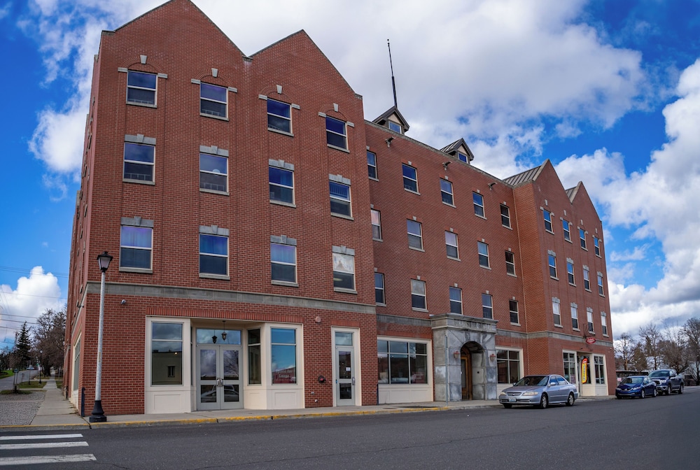 Brewster Hall