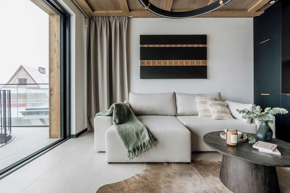 Crystal Pine Spa - LoftAffair Collection
