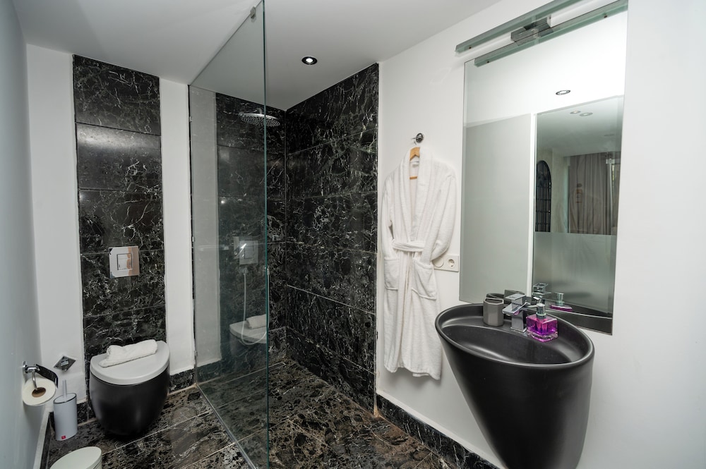 Marinhill High Luxury Property