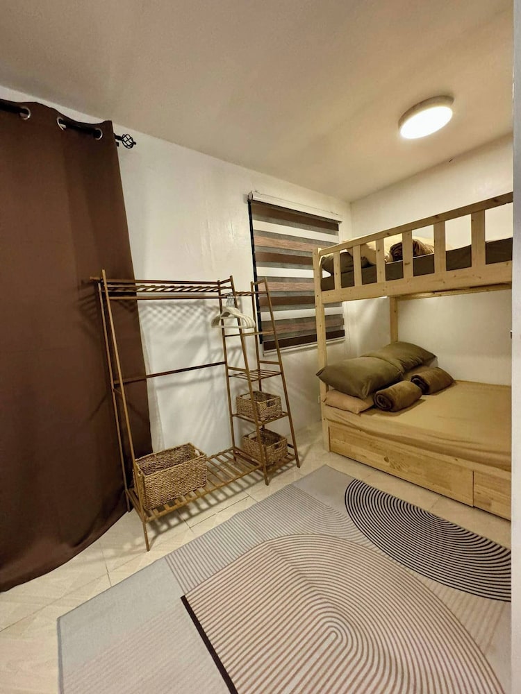 Cozy Holiday Home in San Pablo City for Groups of 8-10