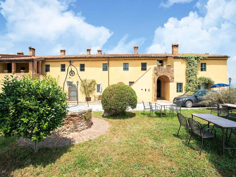 Appealing Apartment in Collesalvetti With Garden