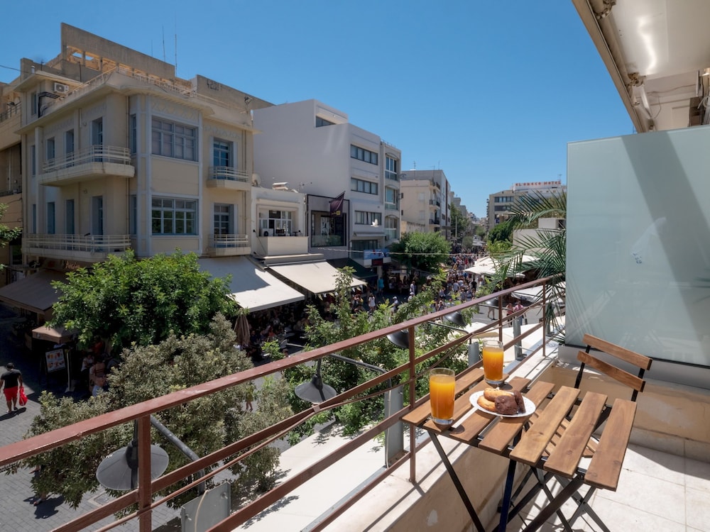 Photo 11 sur 24 de Heraklion's Heart