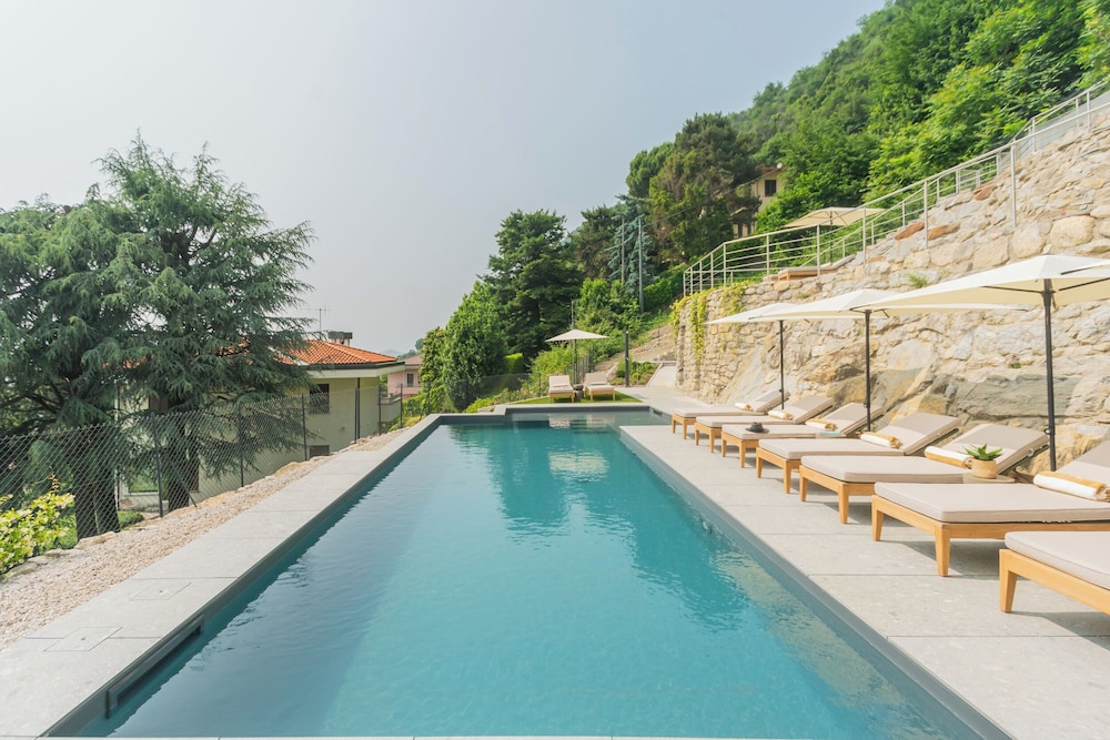 Pureview Luxury Suites, with breakfast & pool by Rent all Como