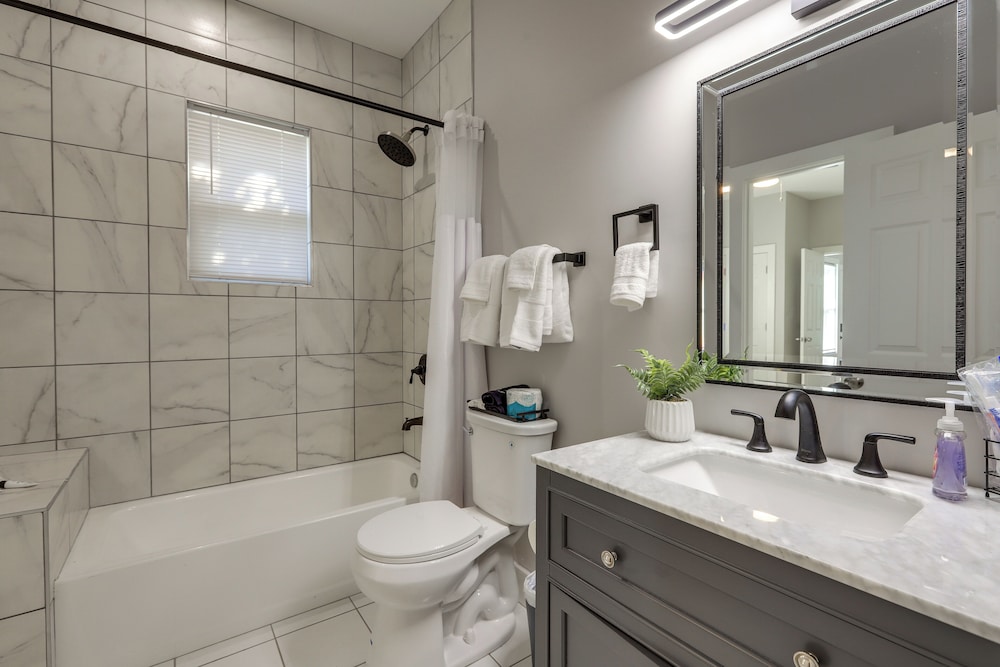 Pet-friendly ATL Hub - 9 Mi to Downtown