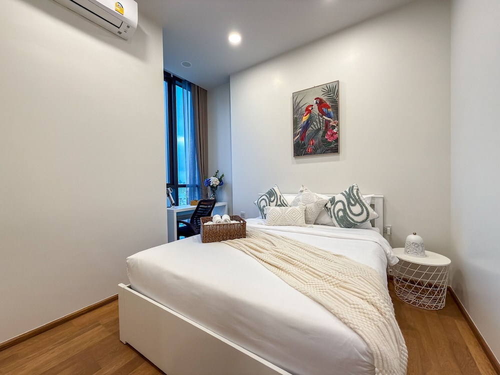 New City Condo in Central Bangkok Siam Paragon · Central World