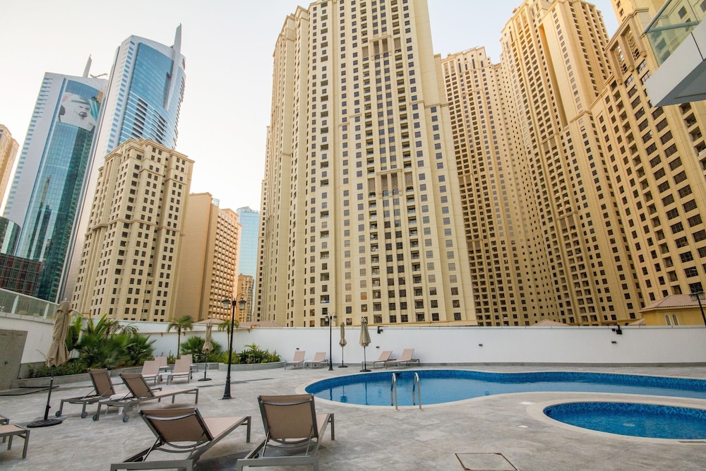 Luton Vacation Homes Continental Tower