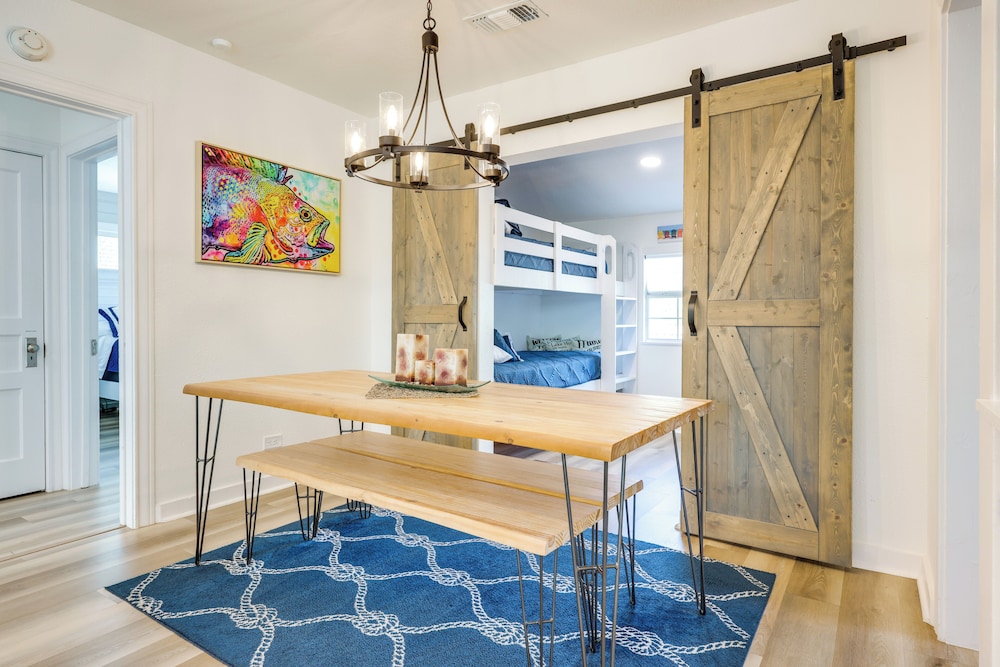 Peaceful Canyon Lake Retreat at Casa del Lago!