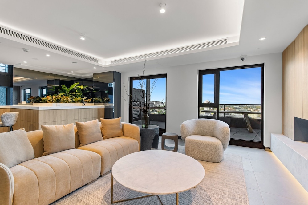 2-bed Inner-city Pad With Pool,