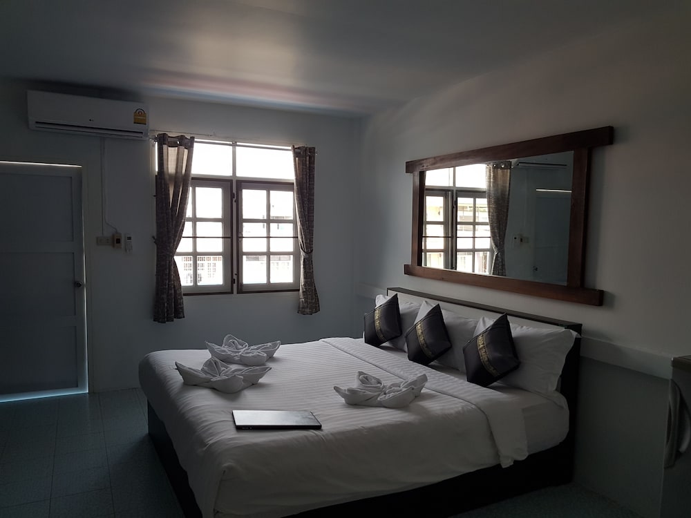 Chaam Guesthouse