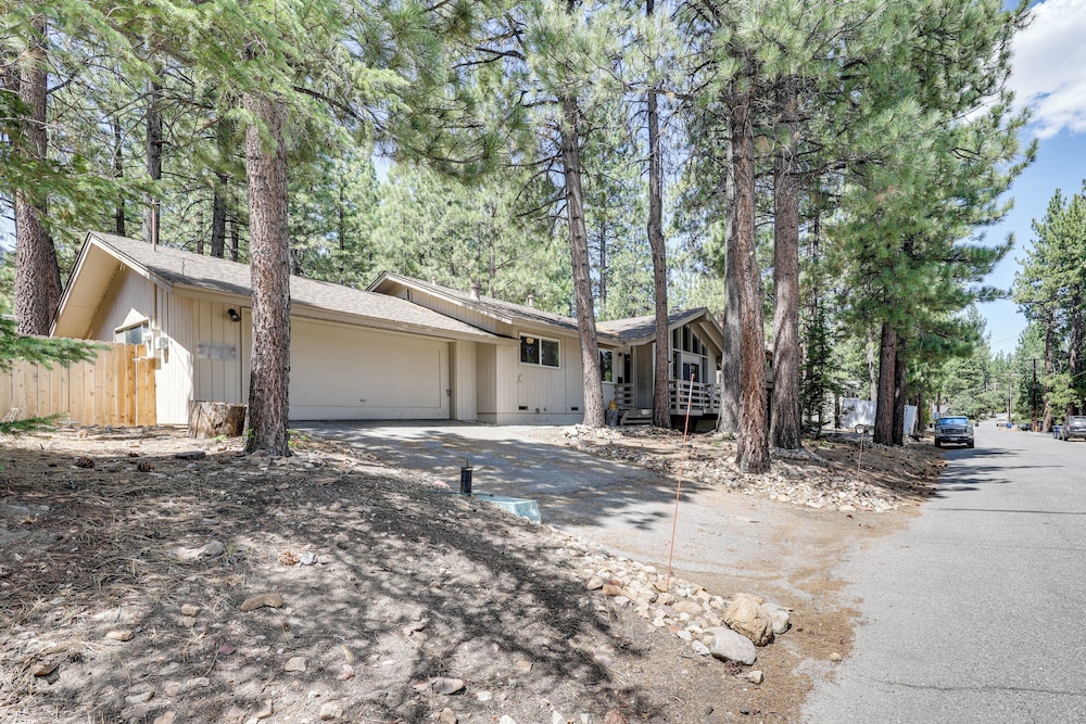 Game Room + Deck: Wooded Big Bear Lake Retreat