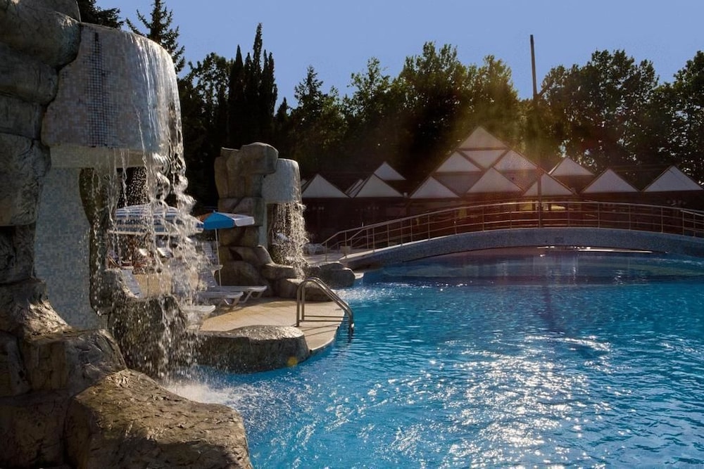 Pool & Wellness