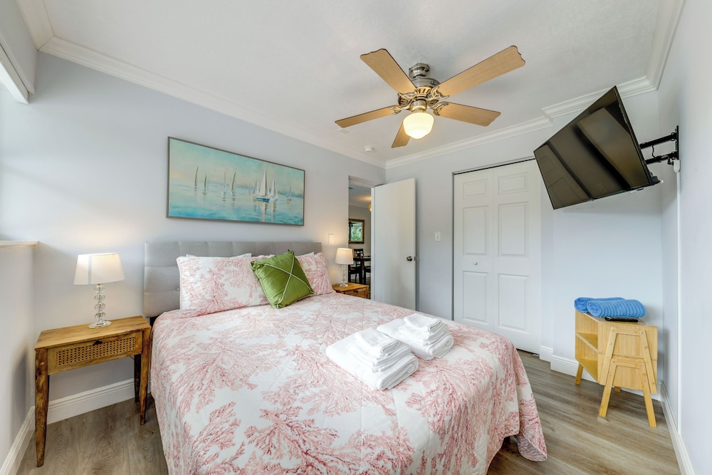 4 Mi to Ocean: Family Getaway in Pompano Beach!