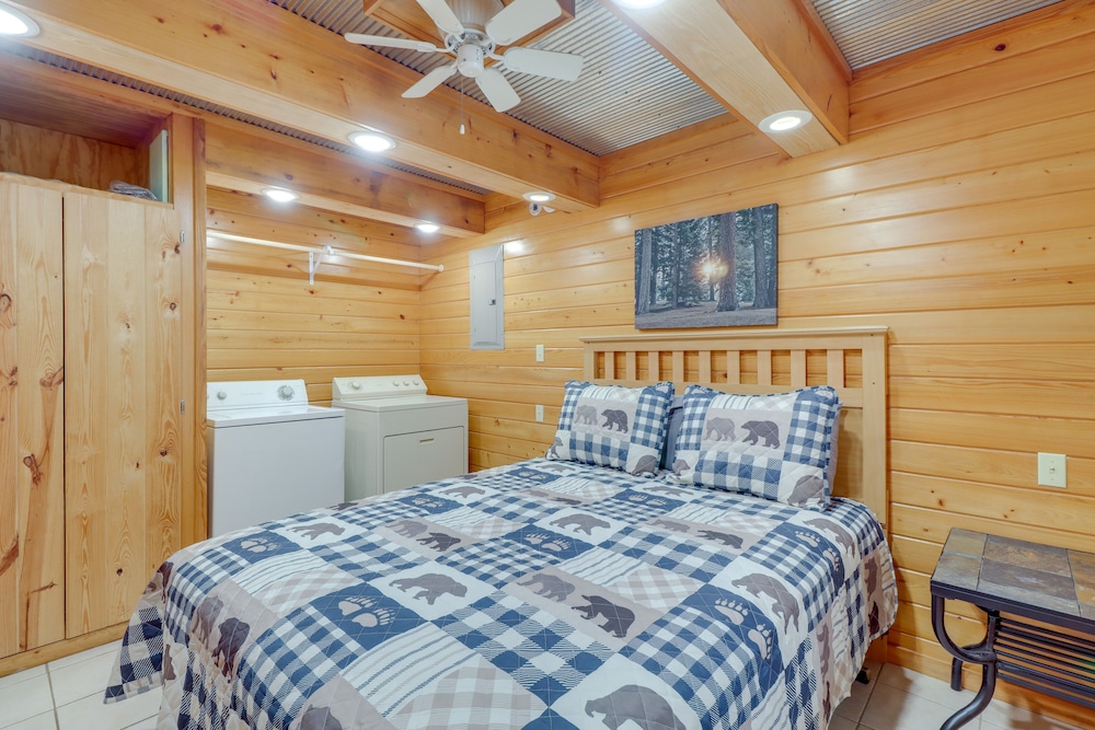 1/2 Mi to Greers Ferry Lake: Quiet Cabin w/ Porch view 2