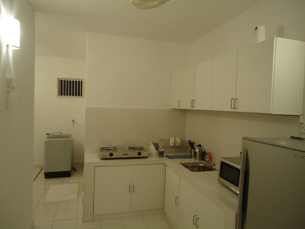 Red Door Apartments photo 5