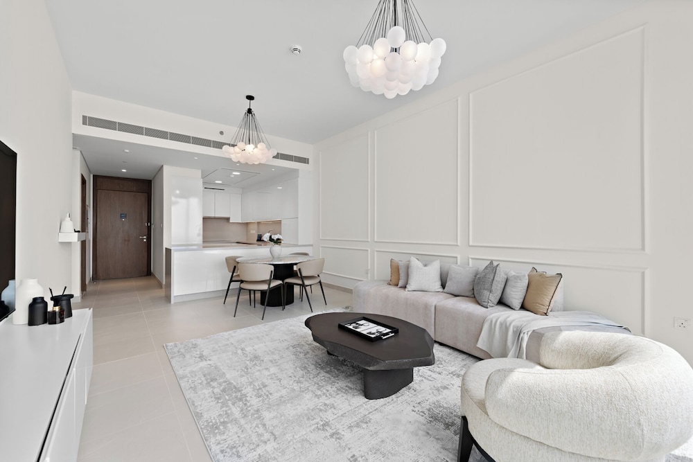 2BR M Peaceful Yet Central Dubai