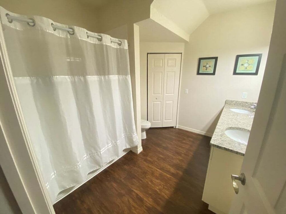 Family Retreat 3 Miles To Disney & Attractions 3 Bedroom Townhouse