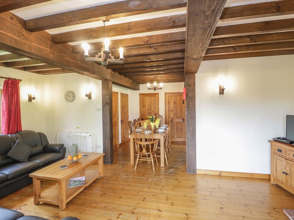 Ash Lodge