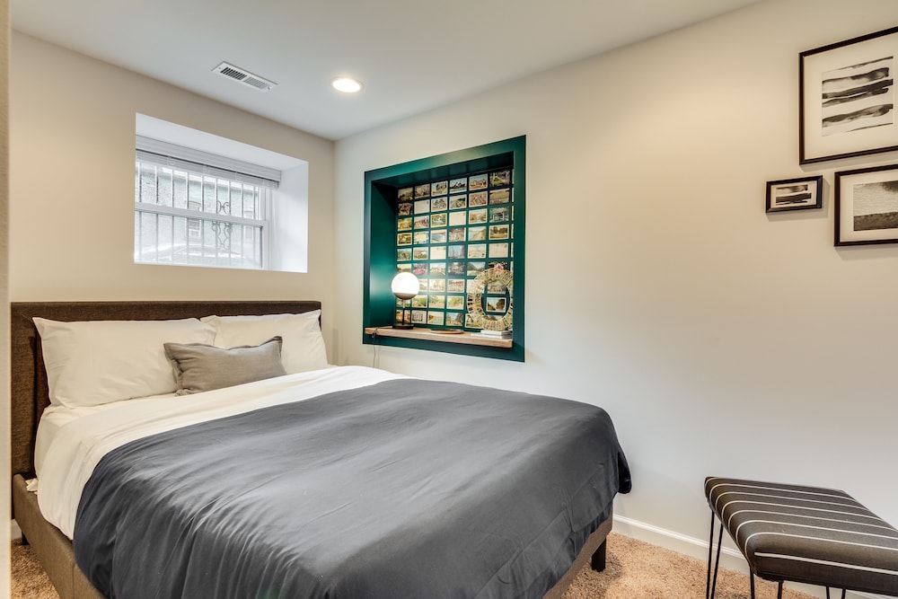 Chicago Vacations - Vibrant Stylish 4 Bed Condo near Humboldt Park by AllSet Turnover - Property Image 19
