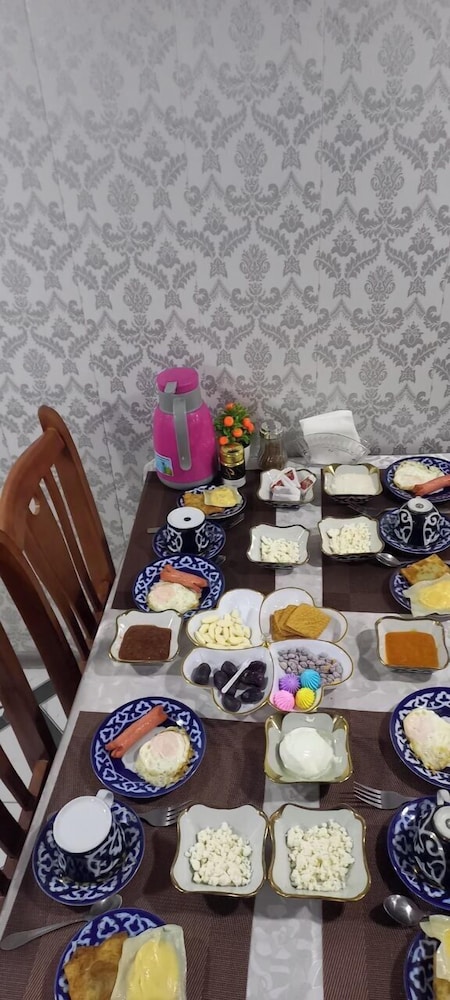 Family Guest House Parivash