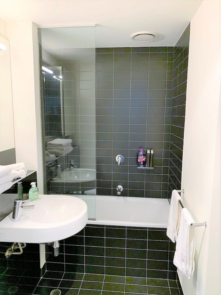 ReadySet Apartments on Collins view 4