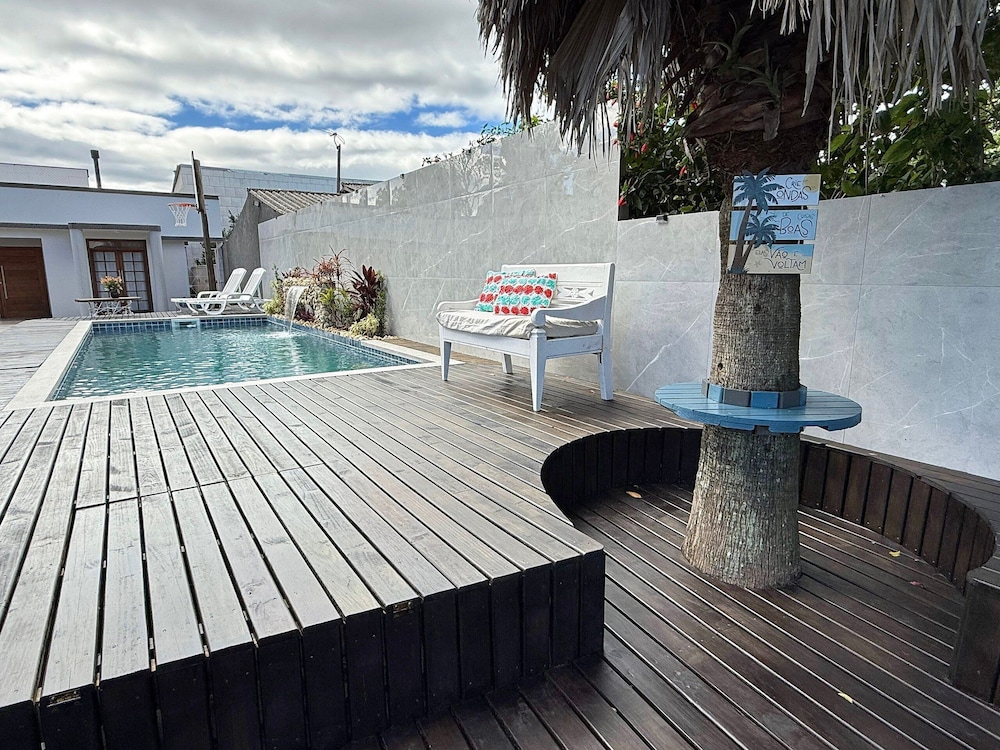 Ampla Casa com Piscina Ponta do Papagaio