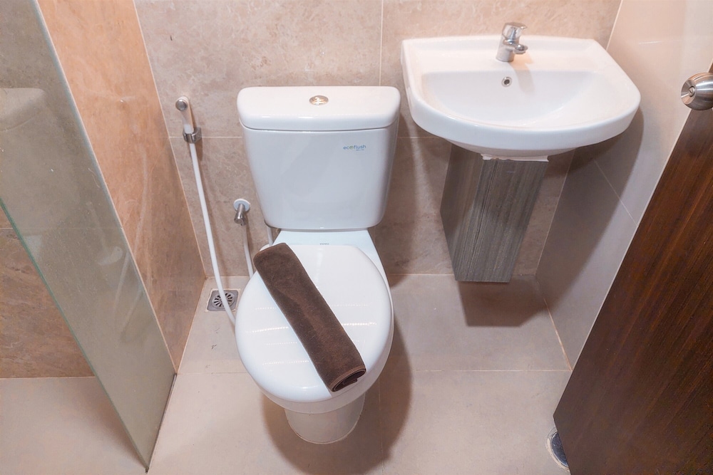 Stunning Studio Apartment At Transpark Bintaro