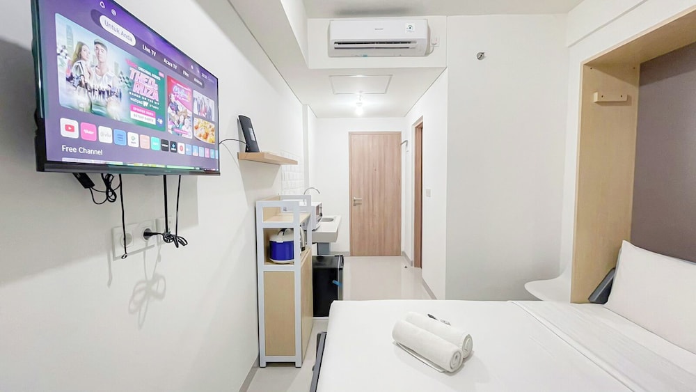 White Studio Room (No Kitchen) At Bandaraya - Tallasa City Makassar Apartment