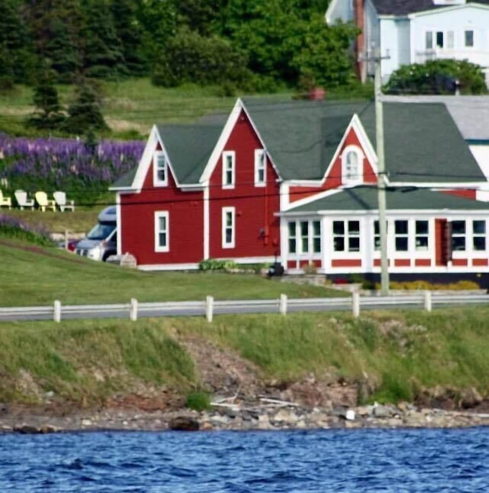 Inn By The Bay